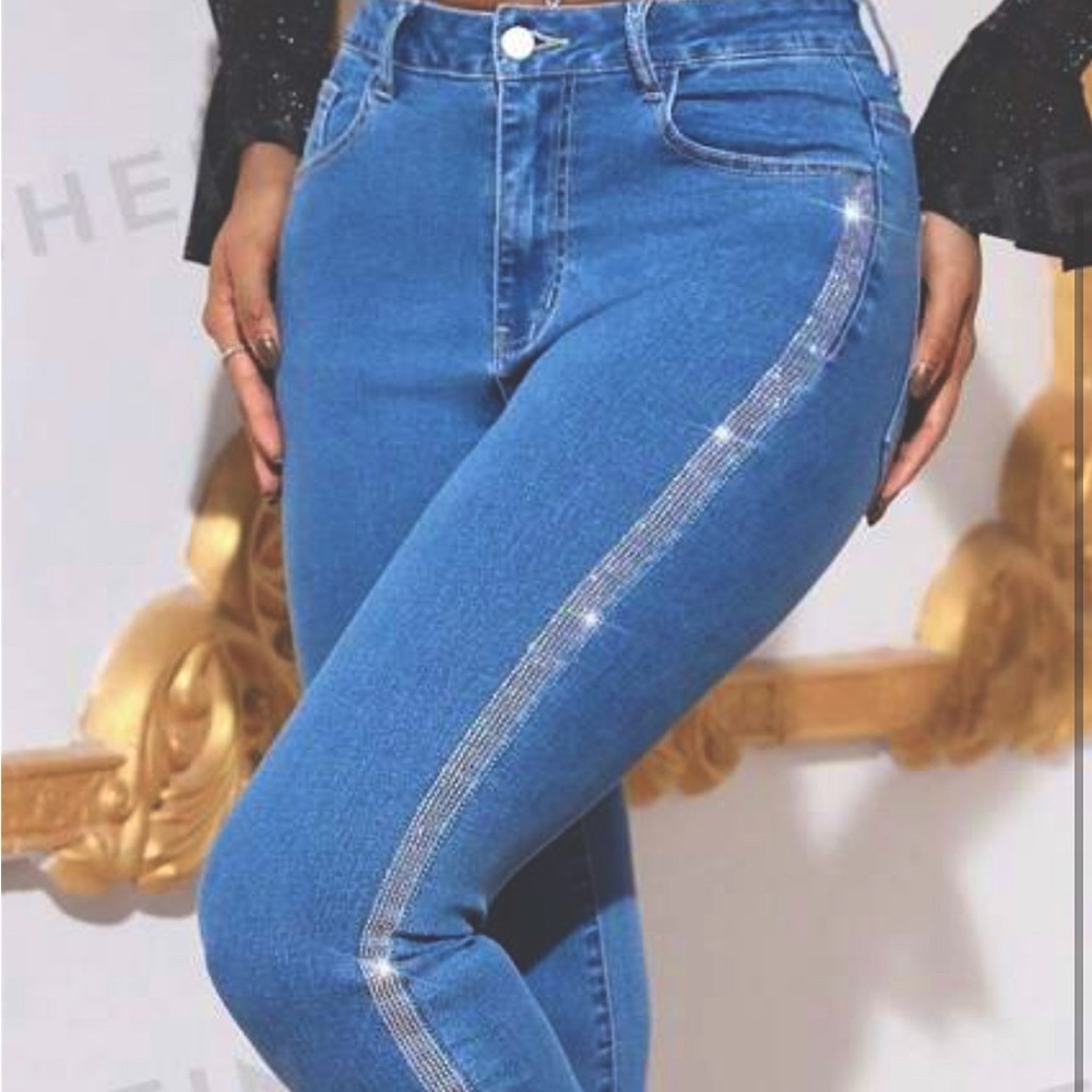 GUESS Rhinestoned Skinny Jeans - Size 28